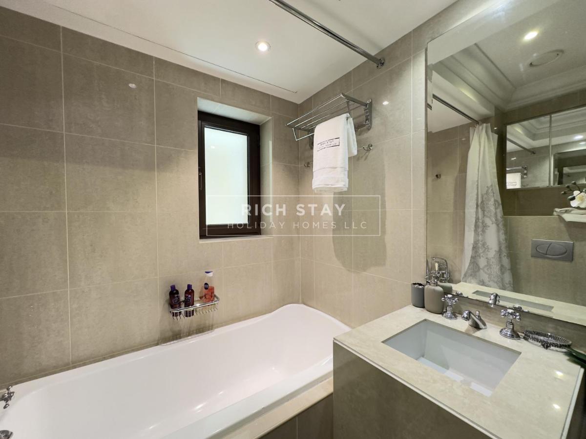 Sensational 1BR apartment in Tajer, Souk Al-Bahar