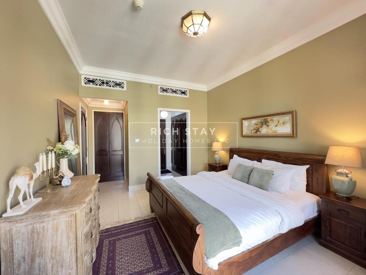 Sensational 1BR apartment in Tajer, Souk Al-Bahar