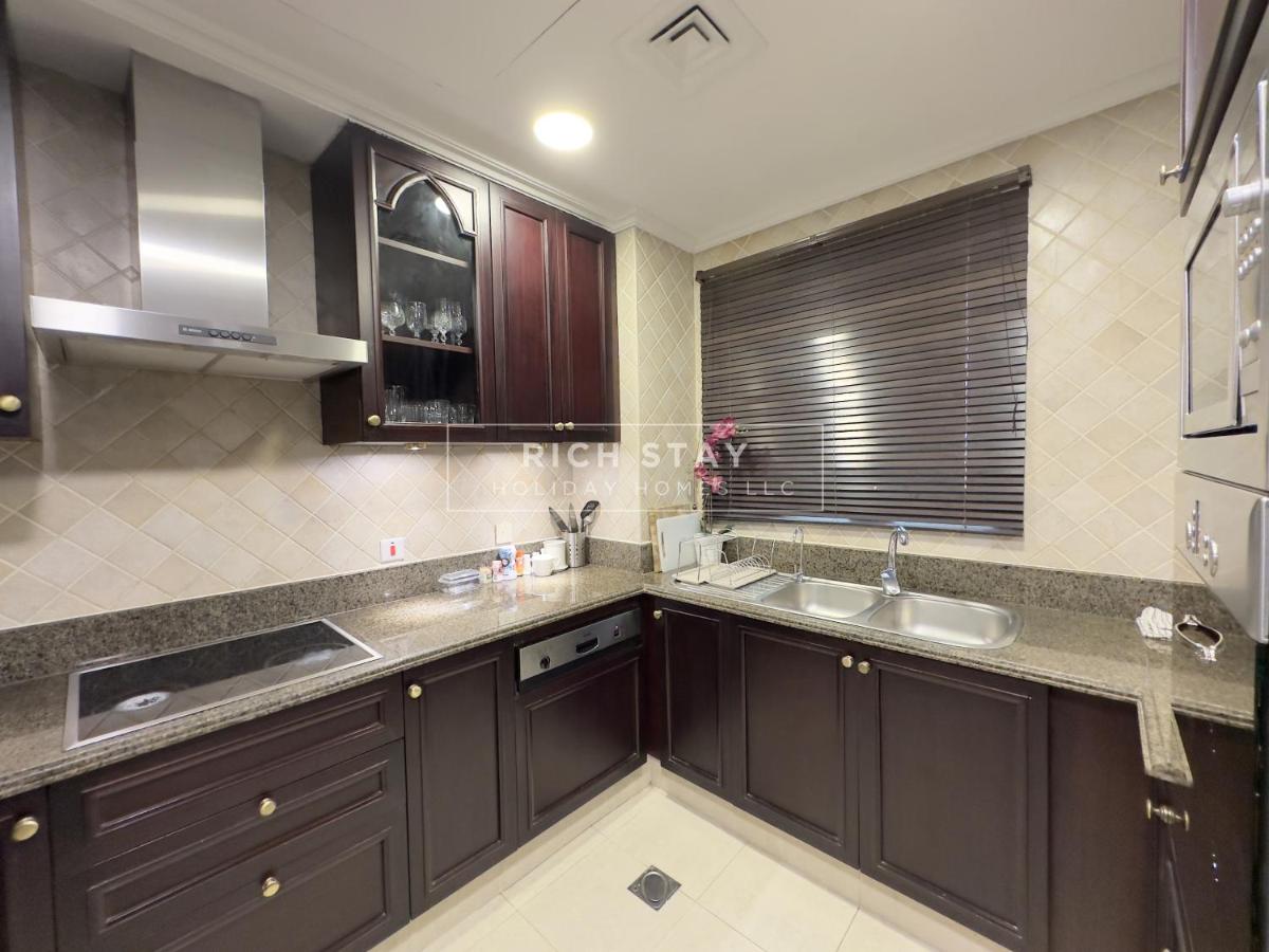 Sensational 1BR apartment in Tajer, Souk Al-Bahar