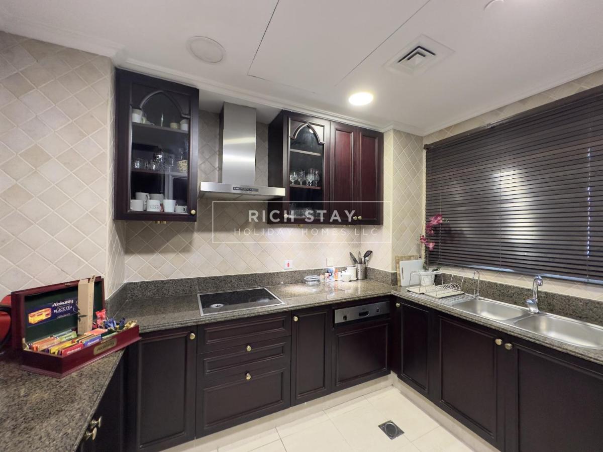 Sensational 1BR apartment in Tajer, Souk Al-Bahar