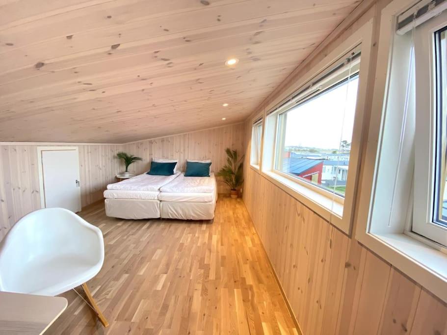 Fresh hytte ved Borestranden med to soverom og hems