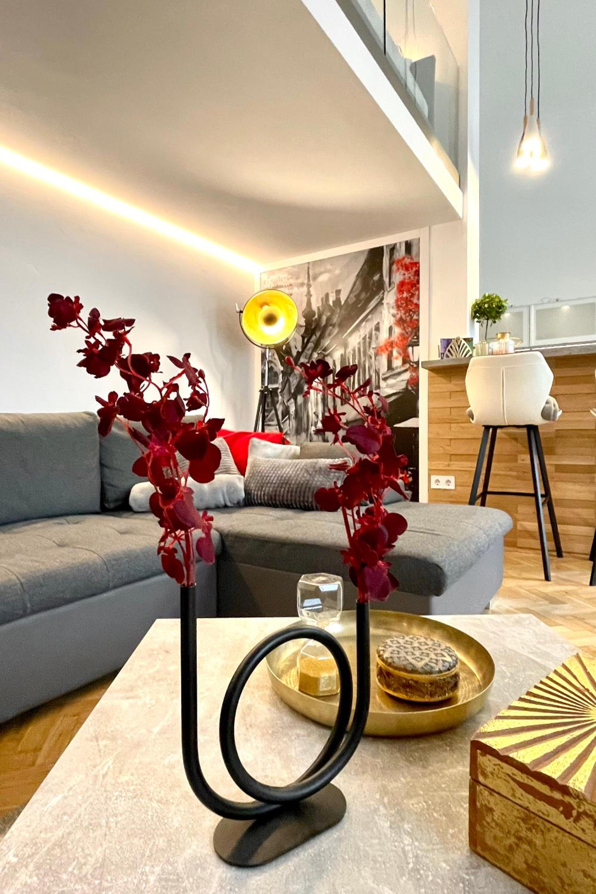 Brand New sunny apartment on Andrássy street view 2
