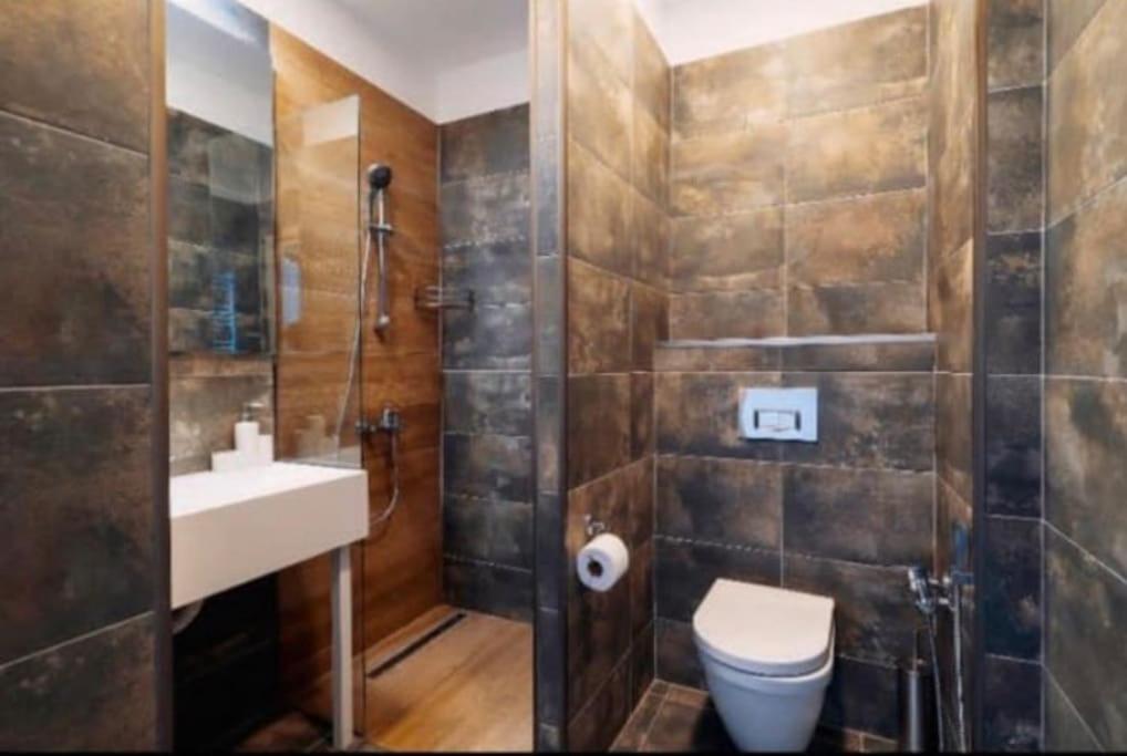 Alex batumi new Boulvard biggest studio-55 sq.m view 5