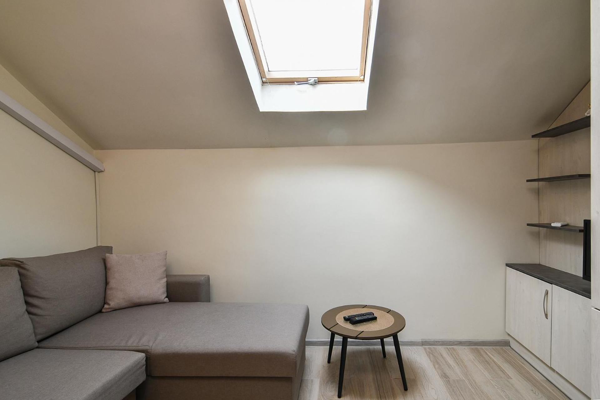 Budget studio in Varna center unde roof