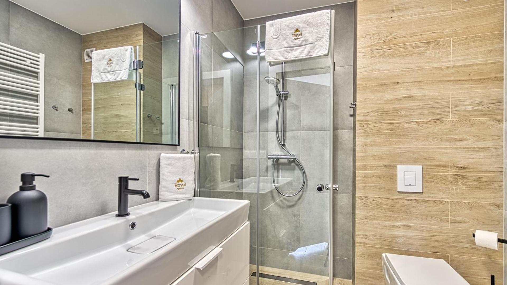 Apartamenty z basenem i saunami STONE HILL RESORT VIP Centrum by Royal Aparts