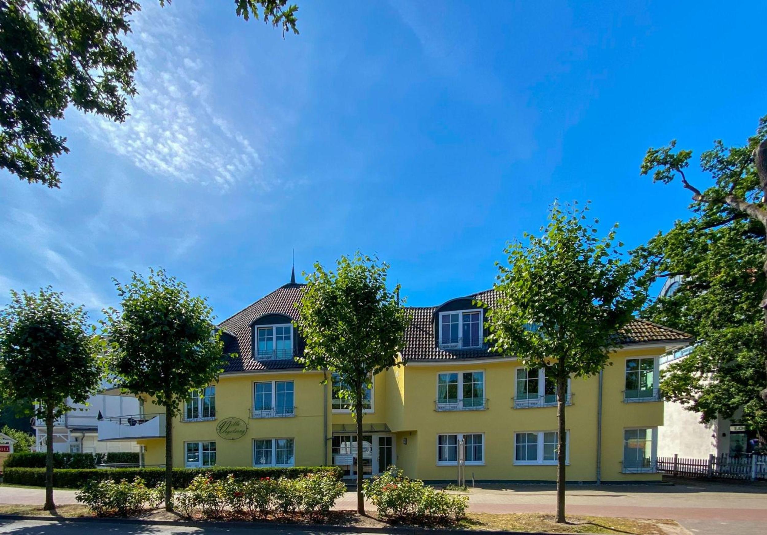 Fewo-9-Kuestenliebe-Villa-Vogelsang-Binz-3-Raum-Balkon-Sauna-Parkplatz-Strandnah