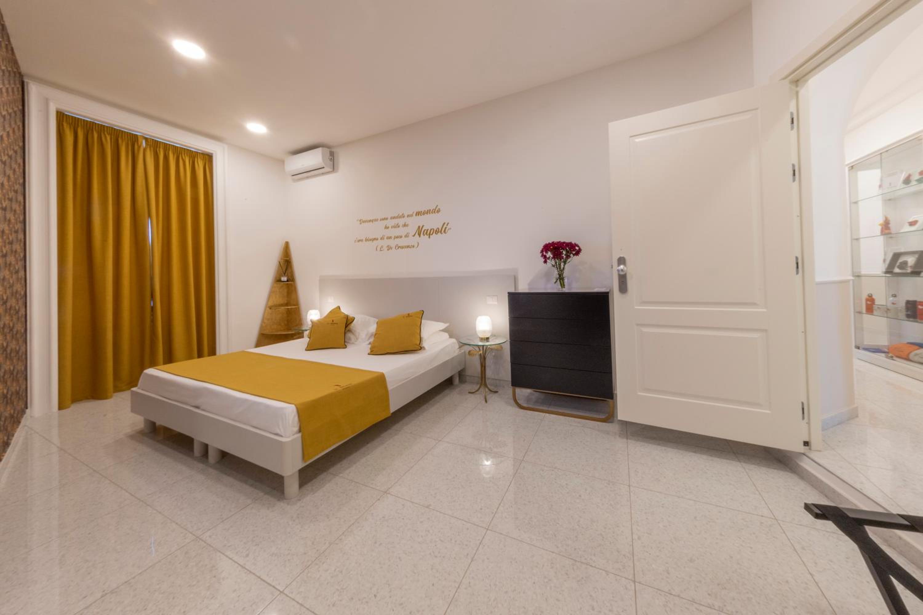 Le Angioine Rooms