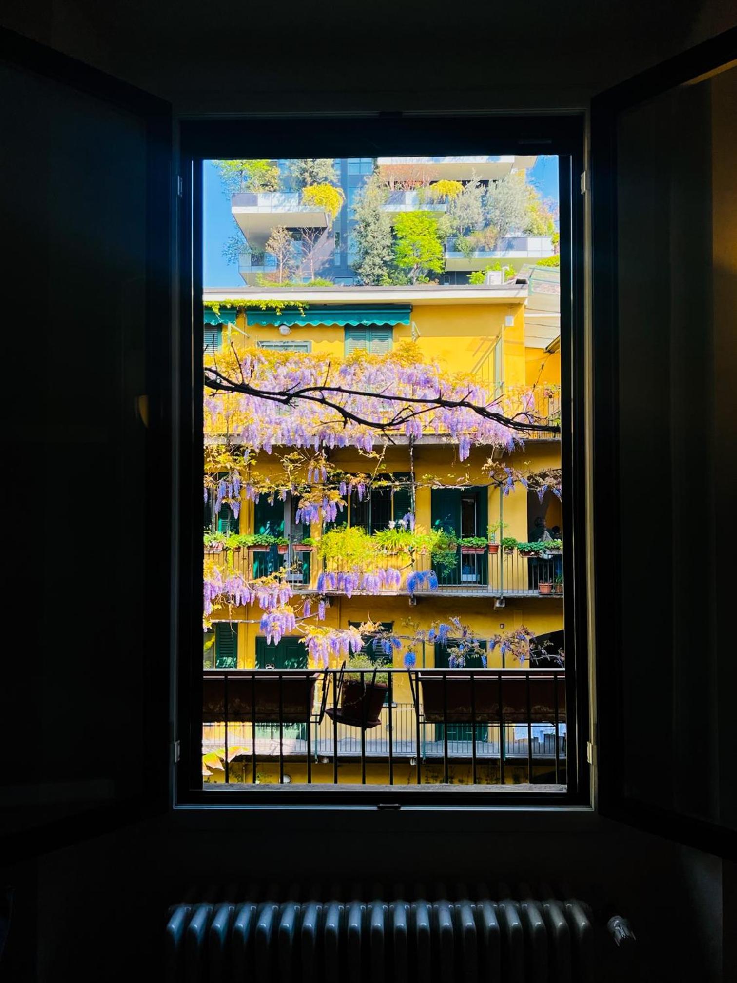 tHE Mundial Studio - Bosco Verticale View