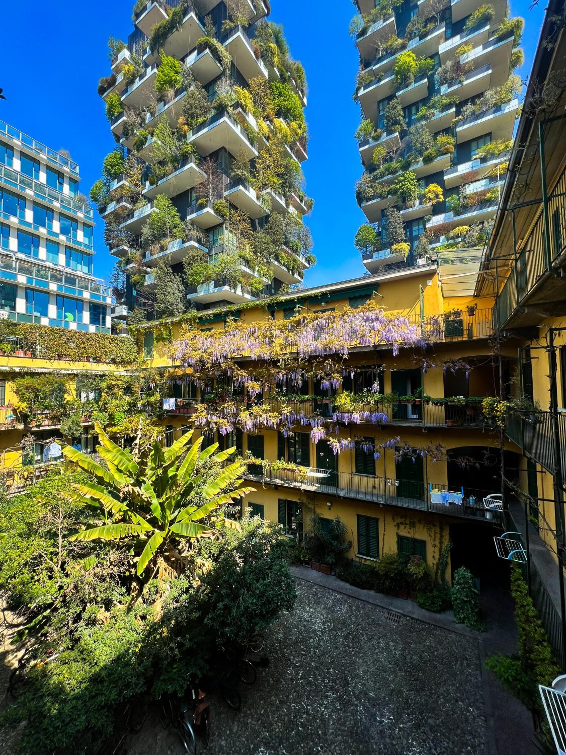 tHE Mundial Studio - Bosco Verticale View