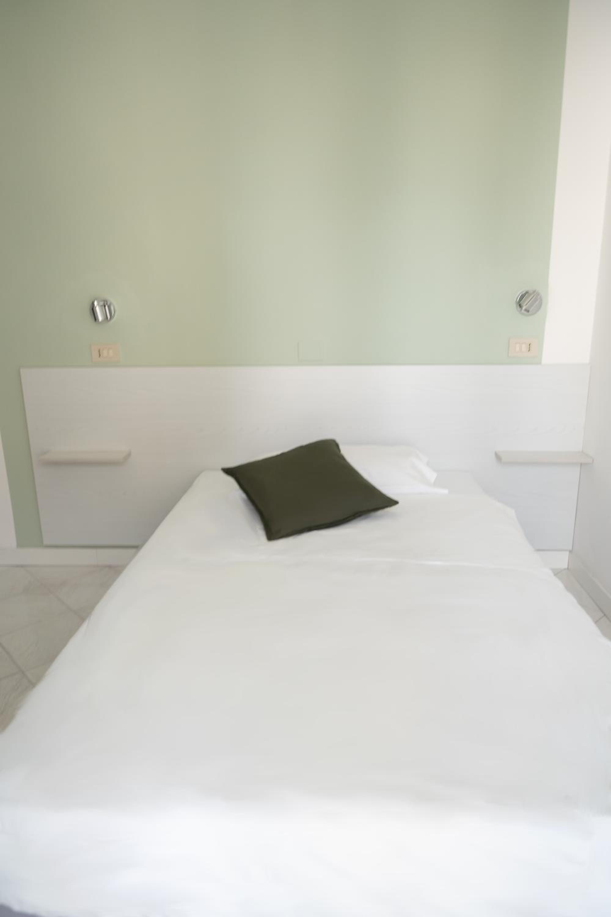 Hotel The Sea