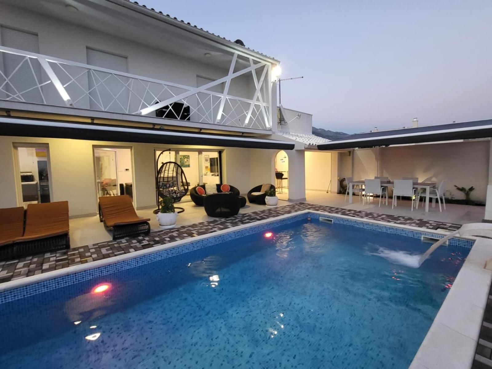 Villa Irresistible