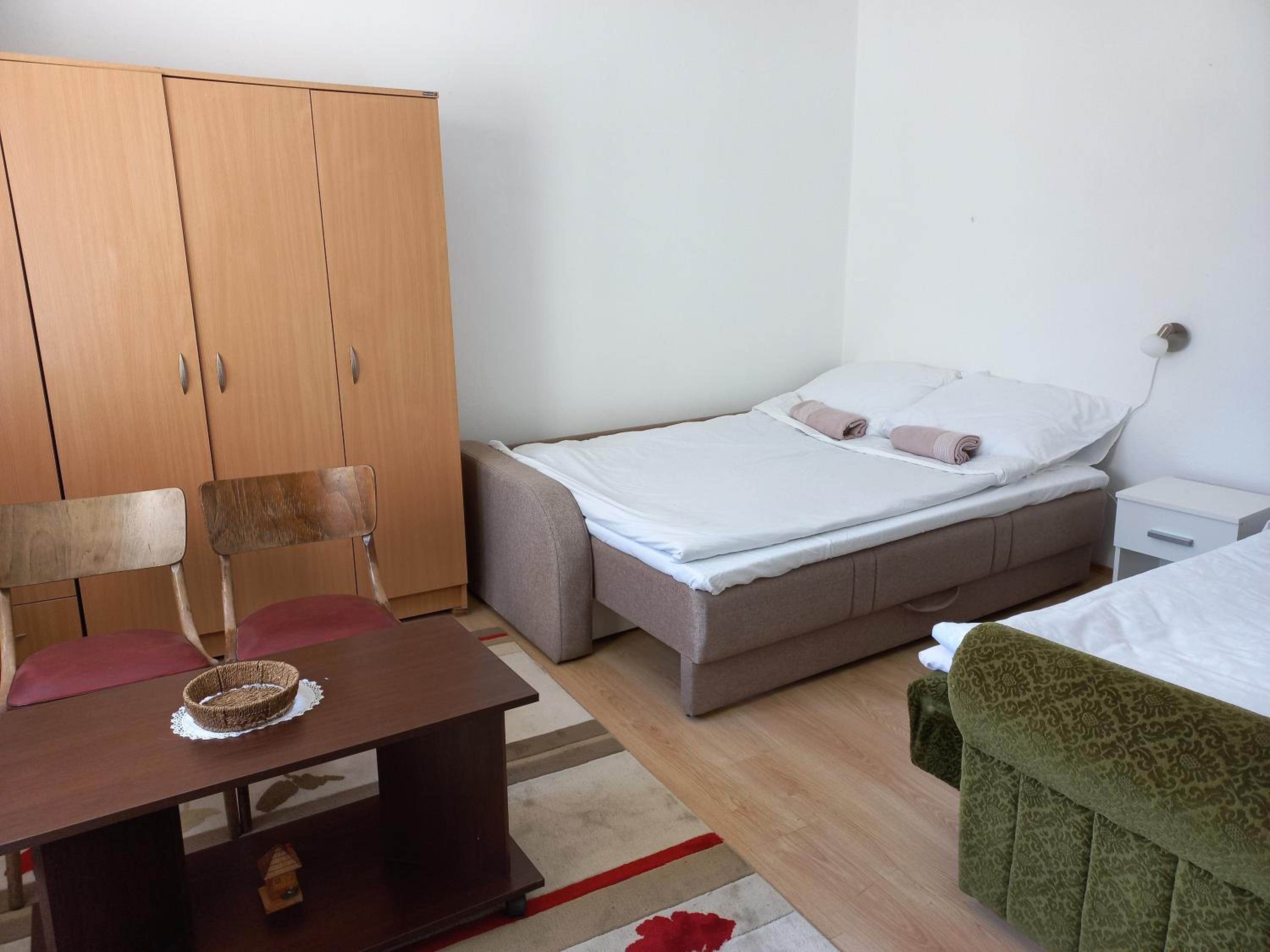 Kuća u selu sa bazenom i teniskim terenom za aktivan odmor