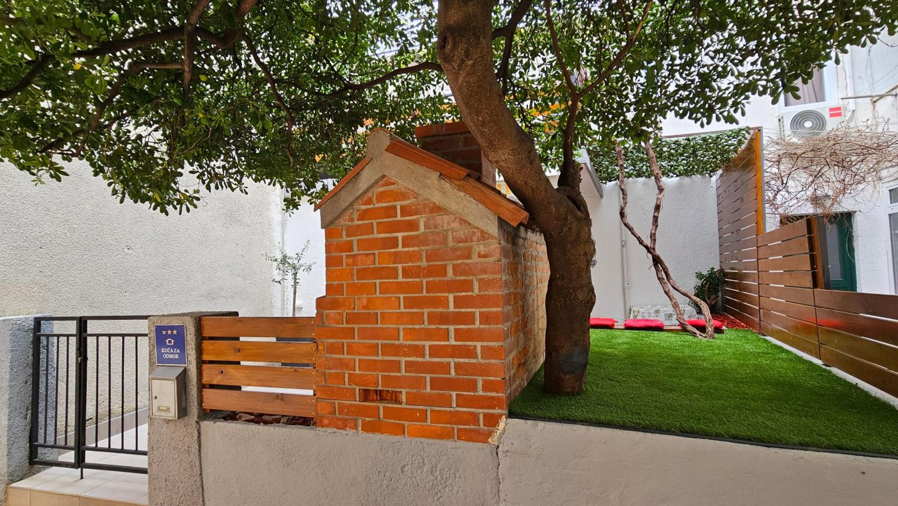 Photo 14