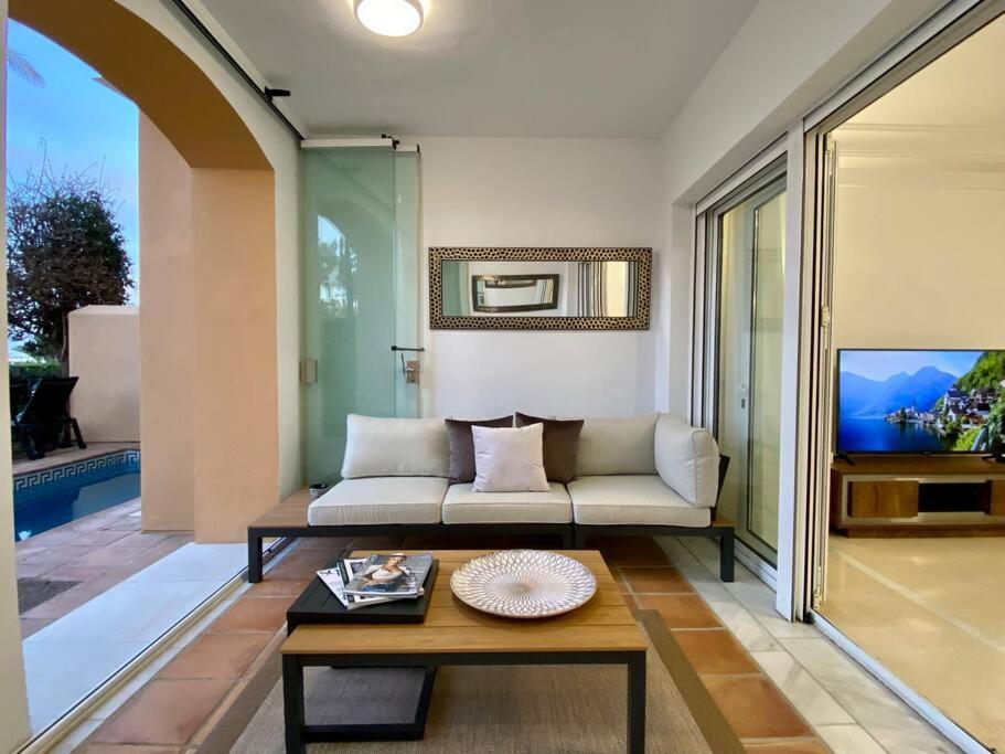 YOLO Spaces - Sotogrande Marina Luxury Apartment view 4