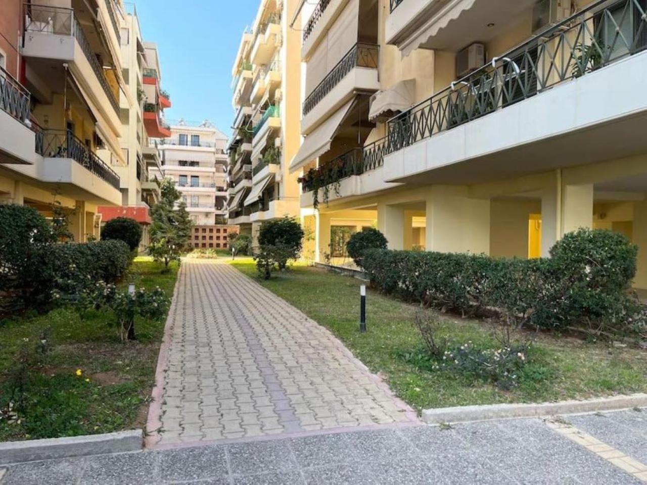 Moschato-Niarchos modern apartment