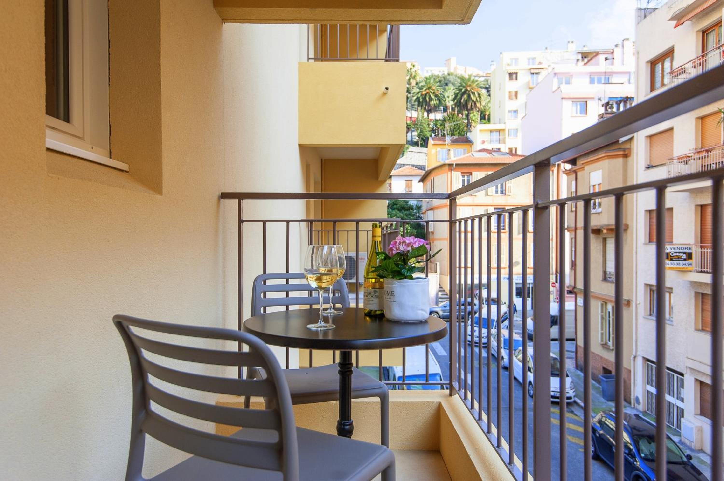 balcony