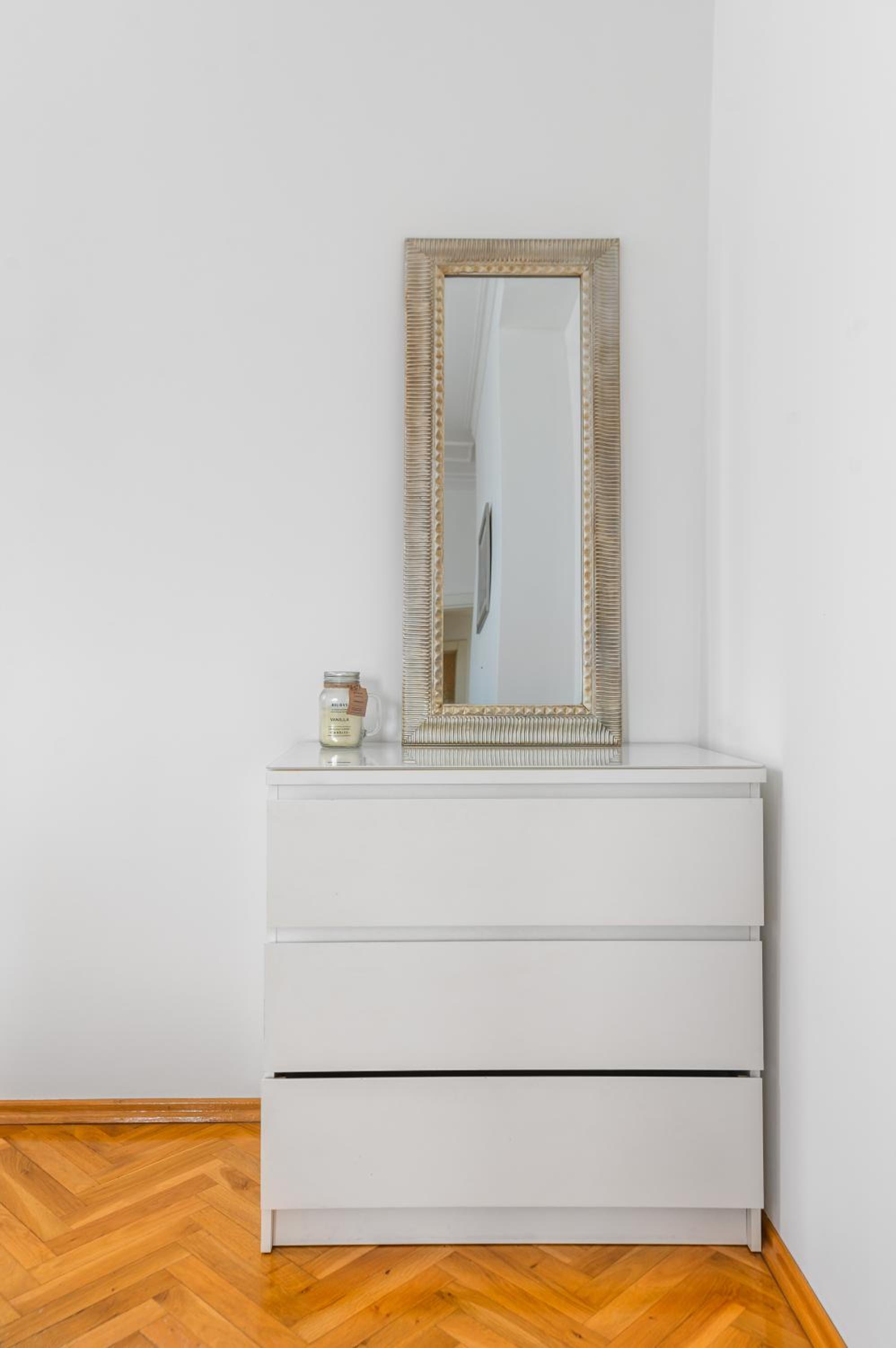 Vitosha Str 2BD White & Blue Apt by Flat Mаnager