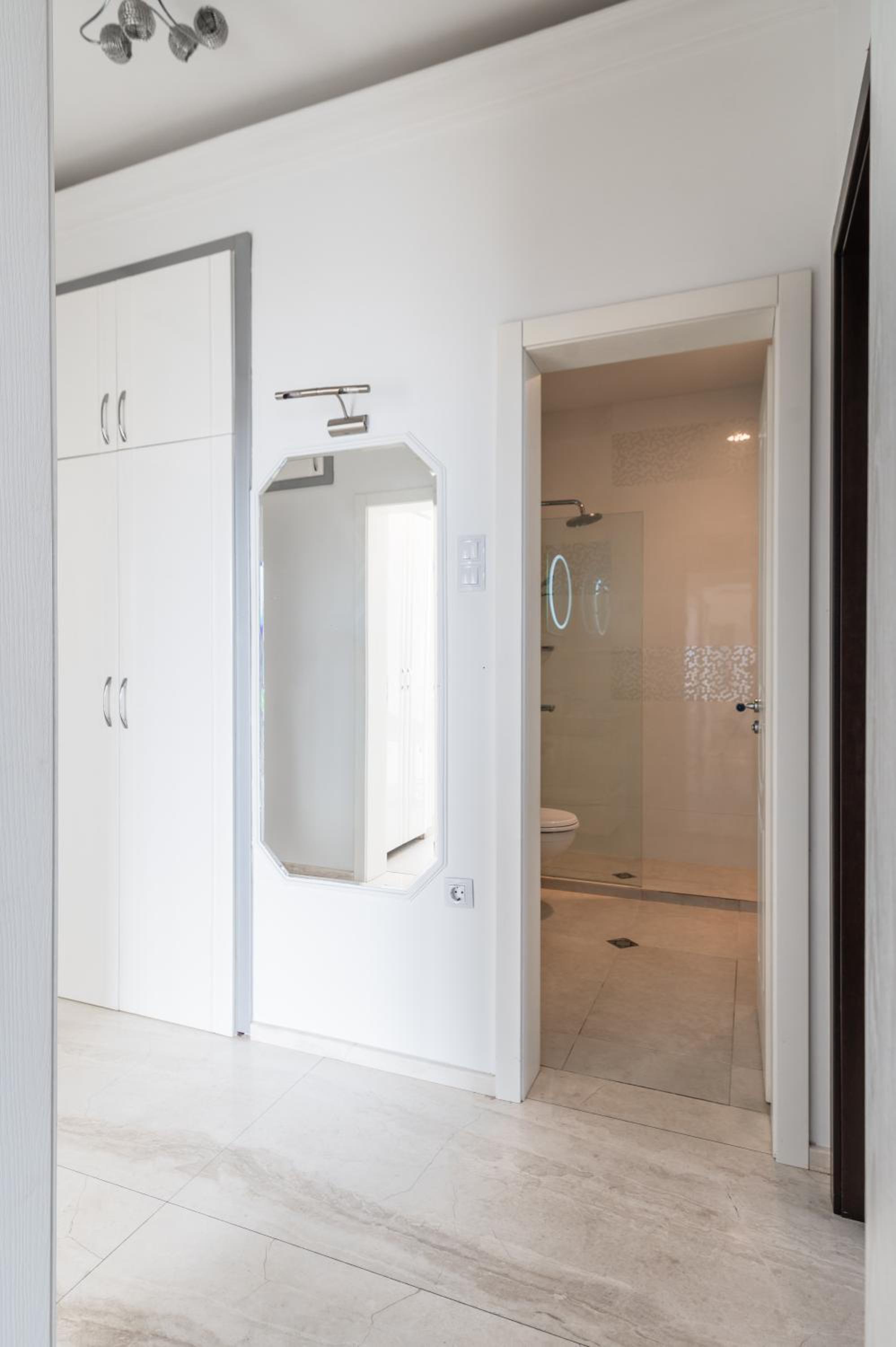 Vitosha Str 2BD White & Blue Apt by Flat Mаnager