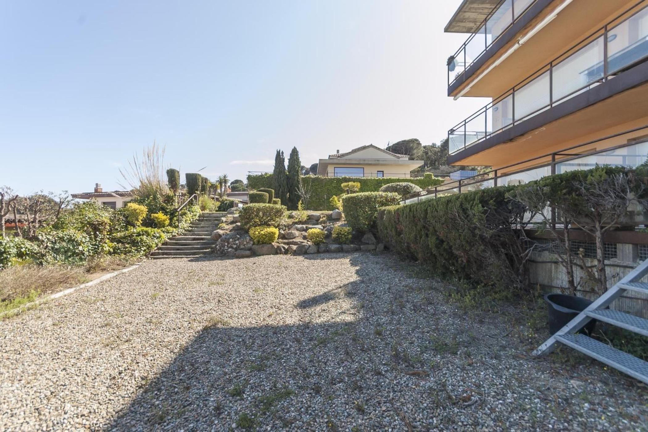 LETS HOLIDAYS Pool and sea views apartment with 1 parking space view 3