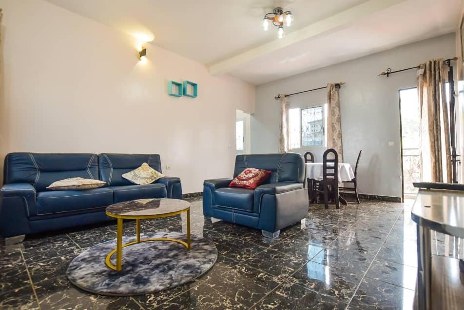 Appartements Haut Standing DM & NG à Bafoussam pour séjour professionnel - parking & gardien
