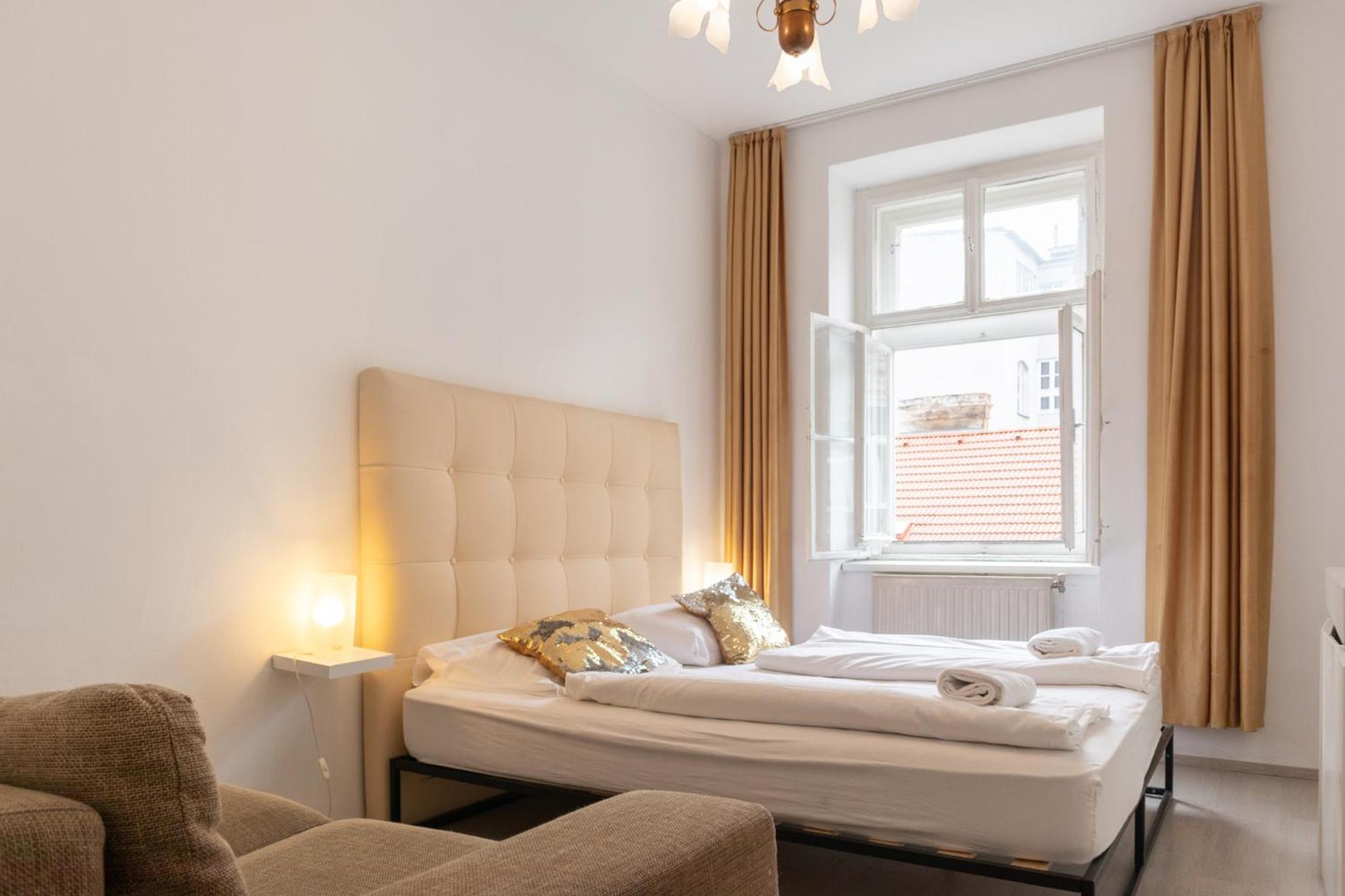 2 Pleasant Flats - Perfect for Long Stays