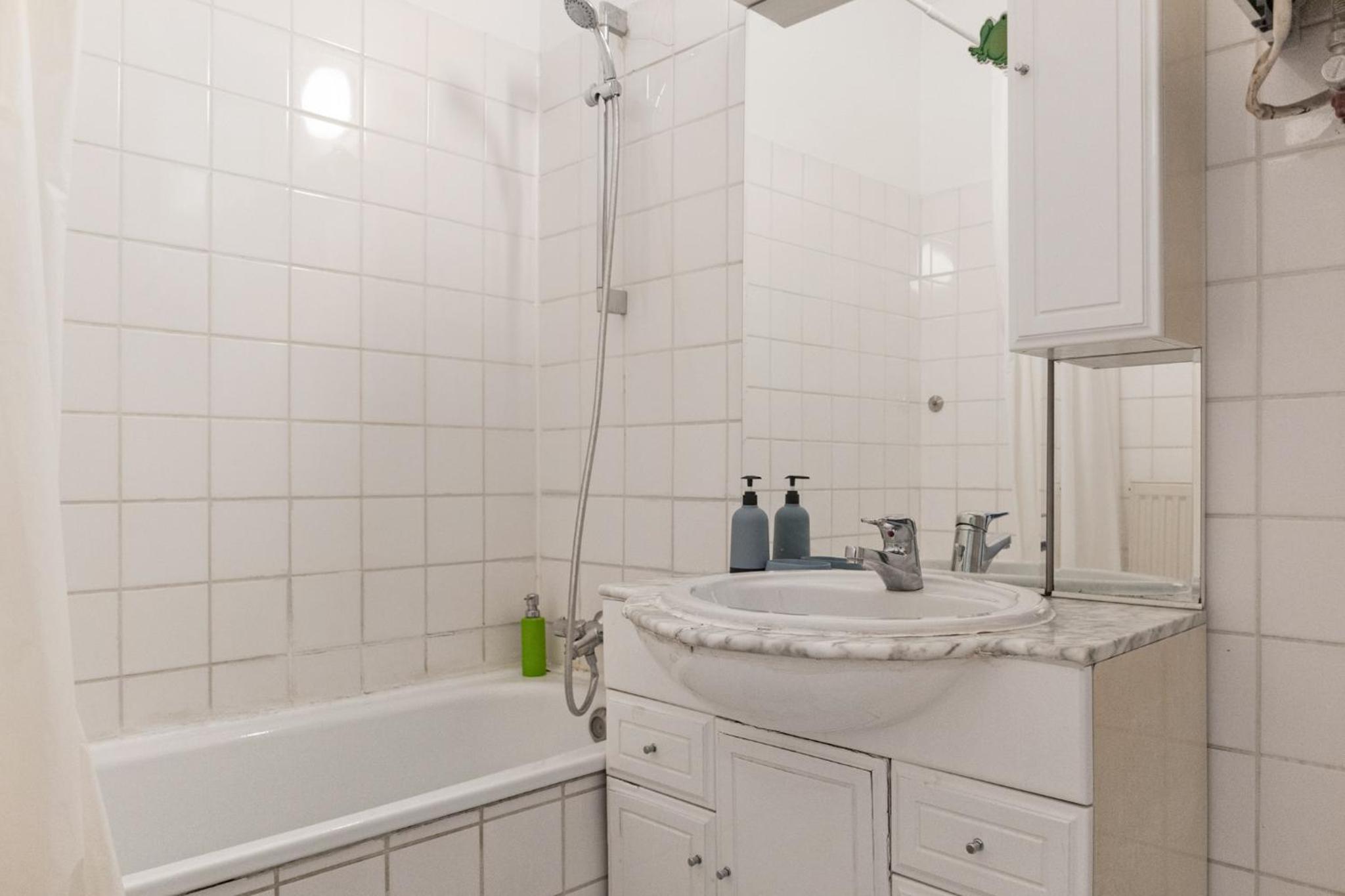 2 Pleasant Flats - Perfect for Long Stays