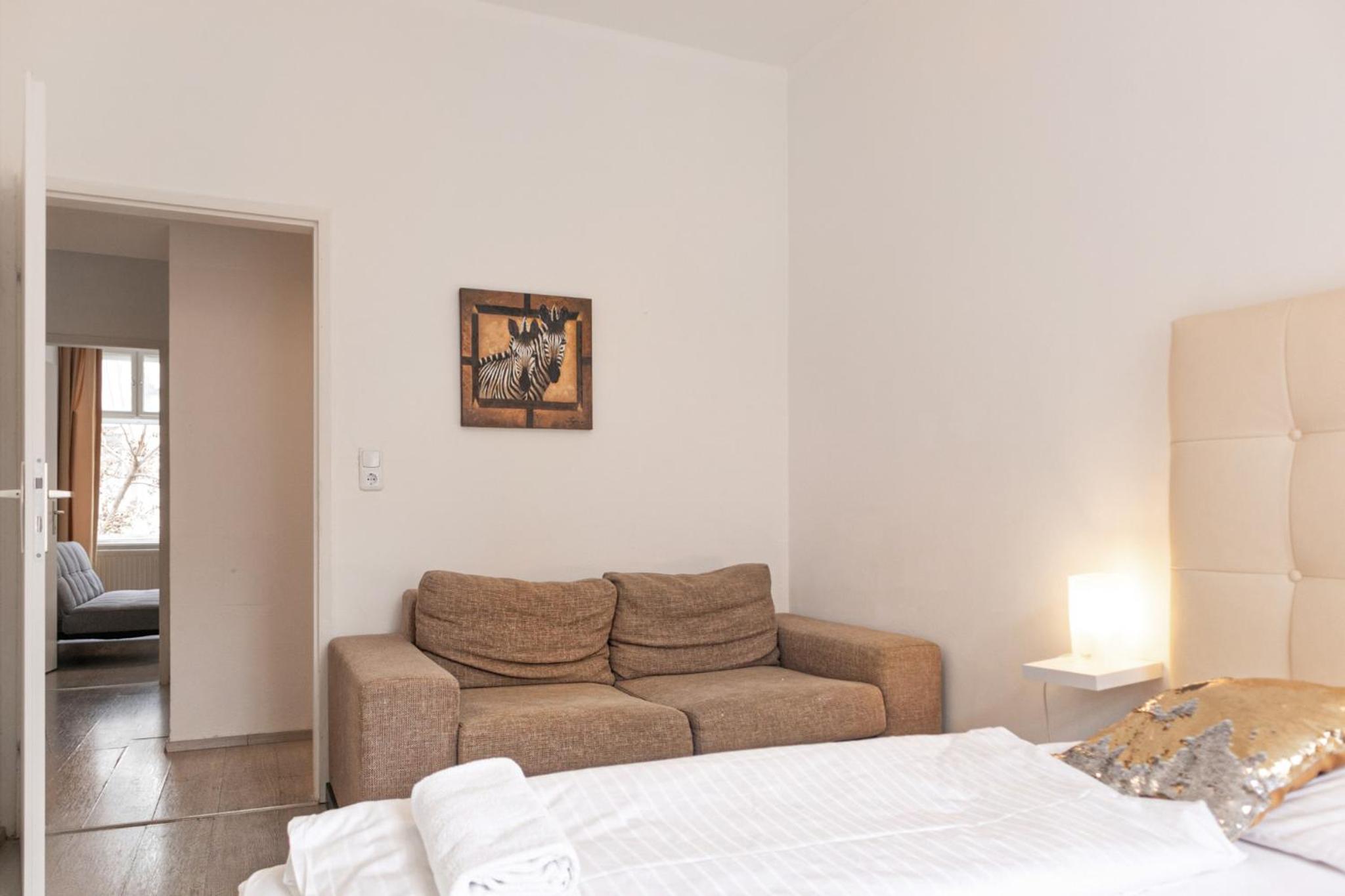 2 Pleasant Flats - Perfect for Long Stays