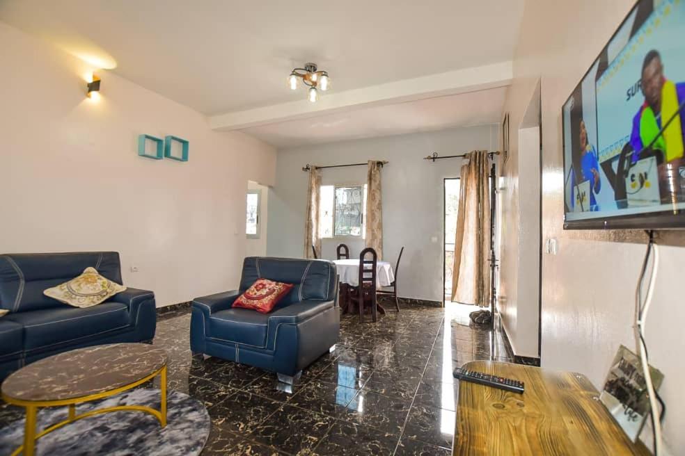 Appartements Haut Standing DM & NG à Bafoussam pour séjour professionnel - parking & gardien