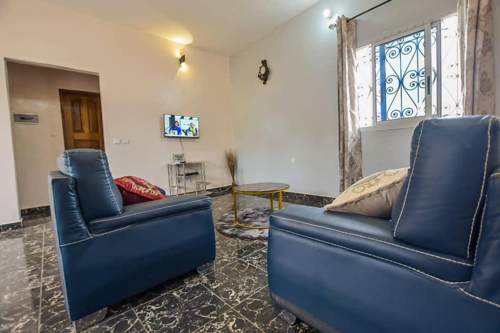 Appartements Haut Standing DM & NG à Bafoussam pour séjour professionnel - parking & gardien