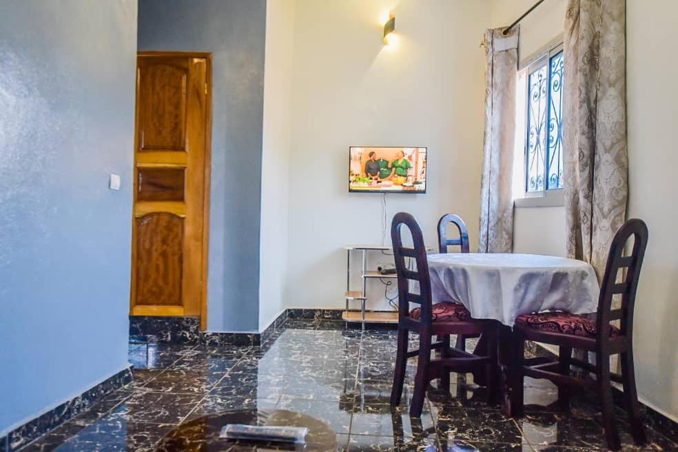 Appartements Haut Standing DM & NG à Bafoussam pour séjour professionnel - parking & gardien