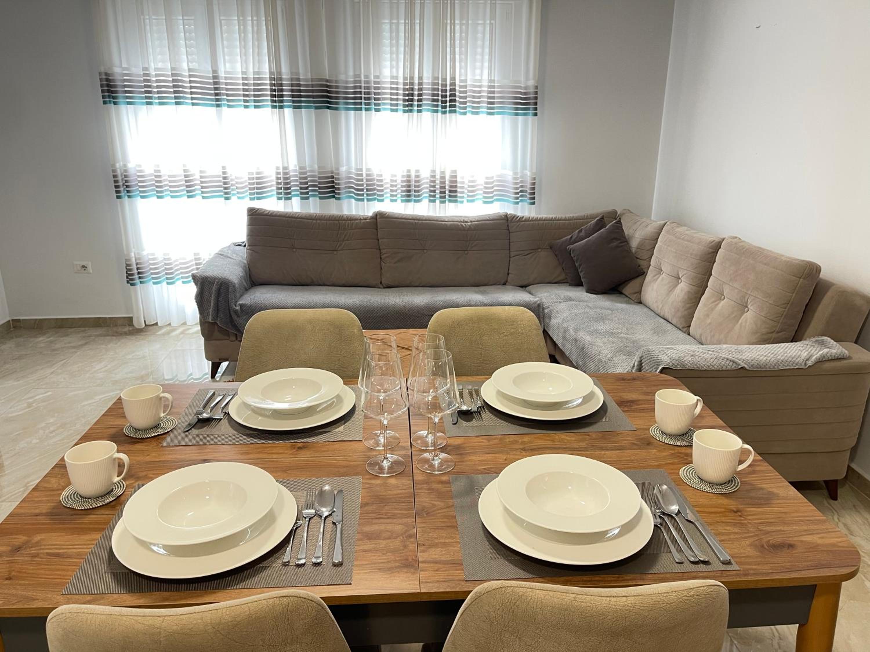 Roes Apartments