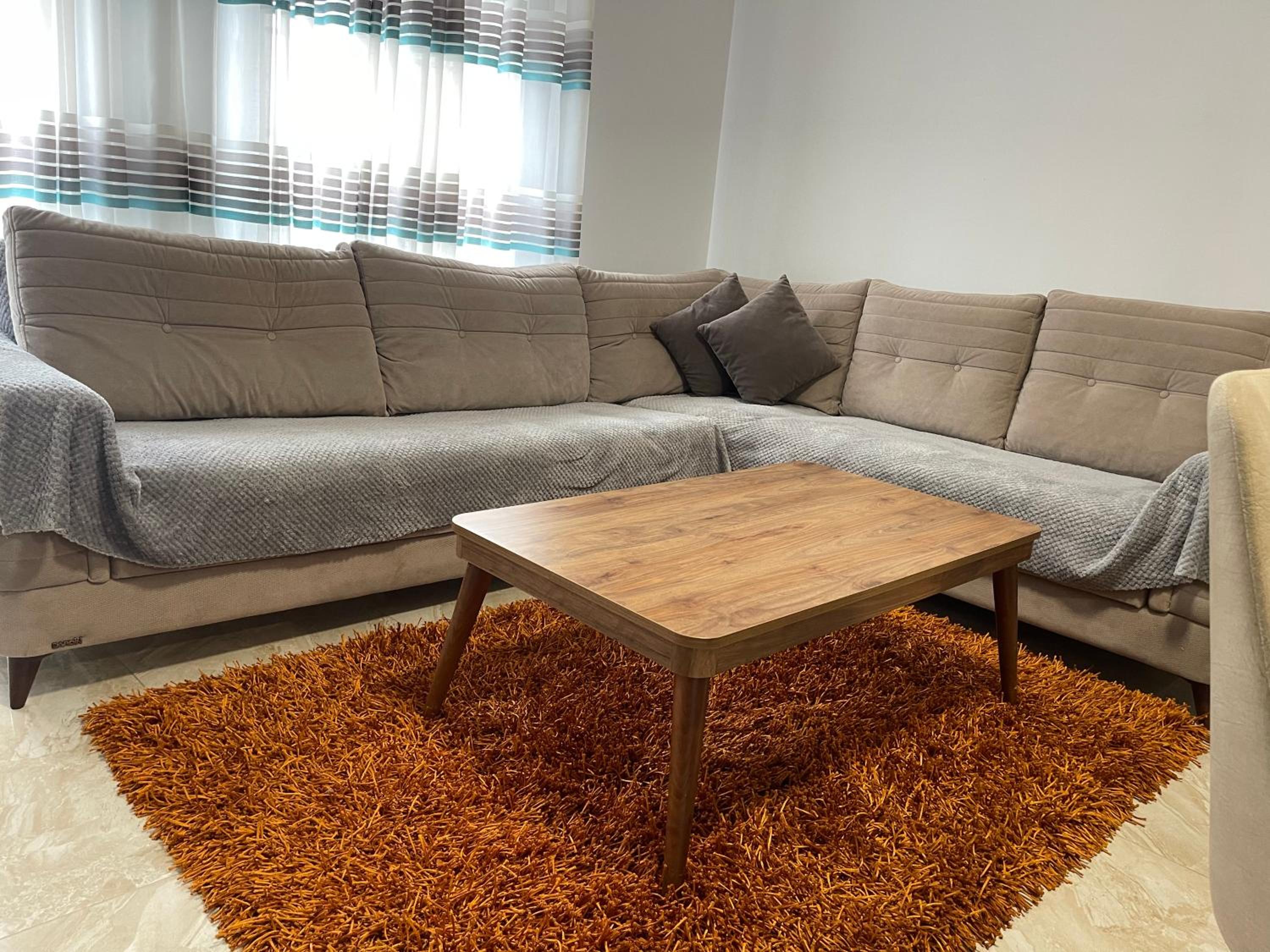 Roes Apartments