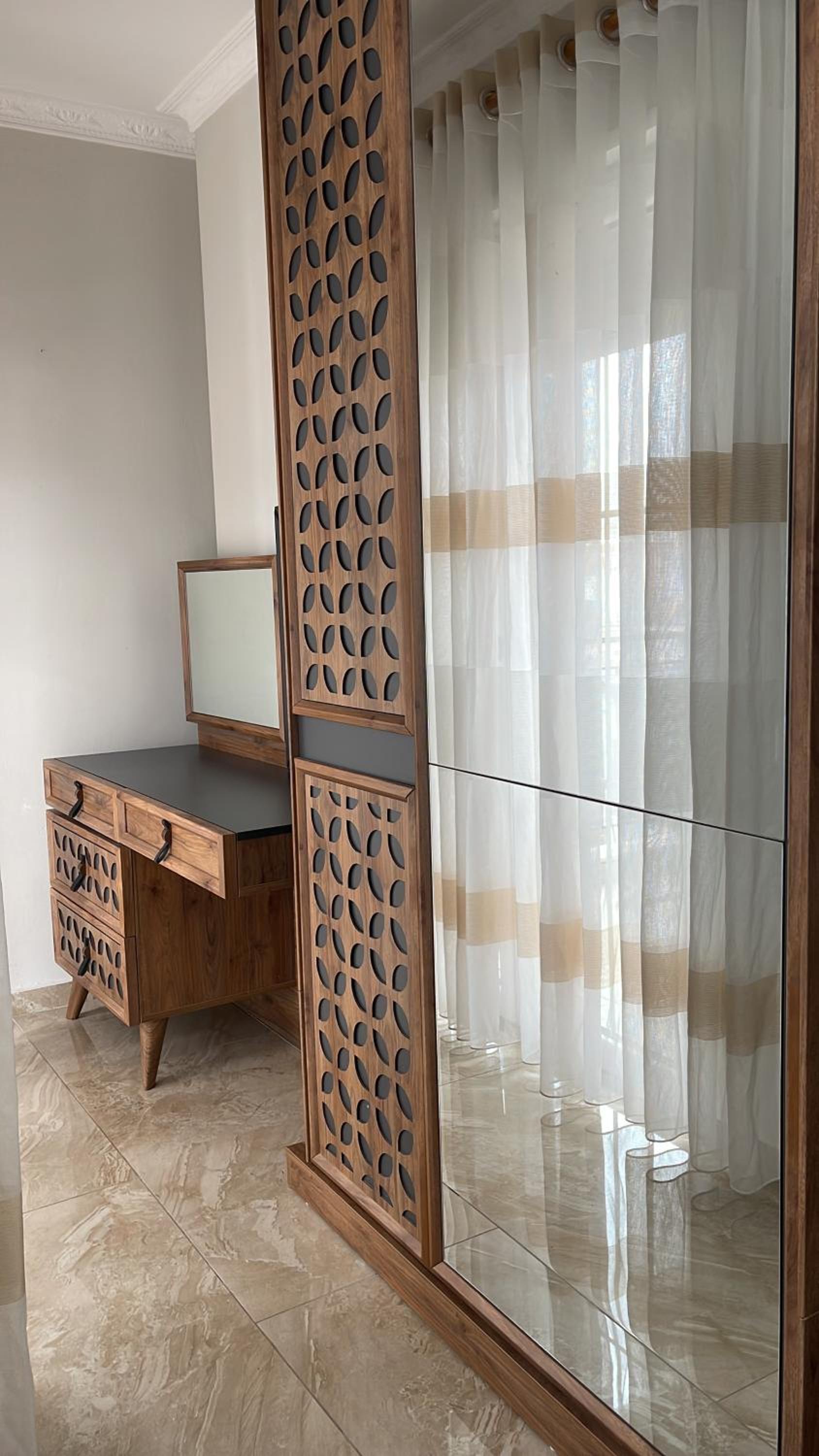 Roes Apartments
