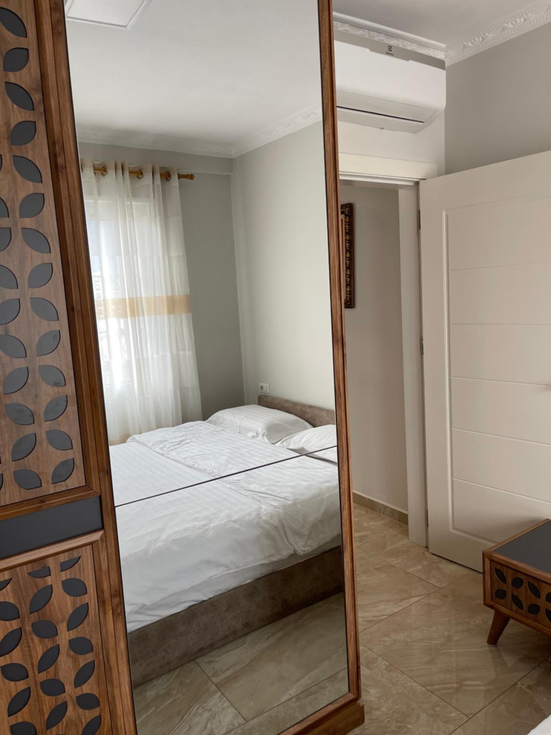 Roes Apartments