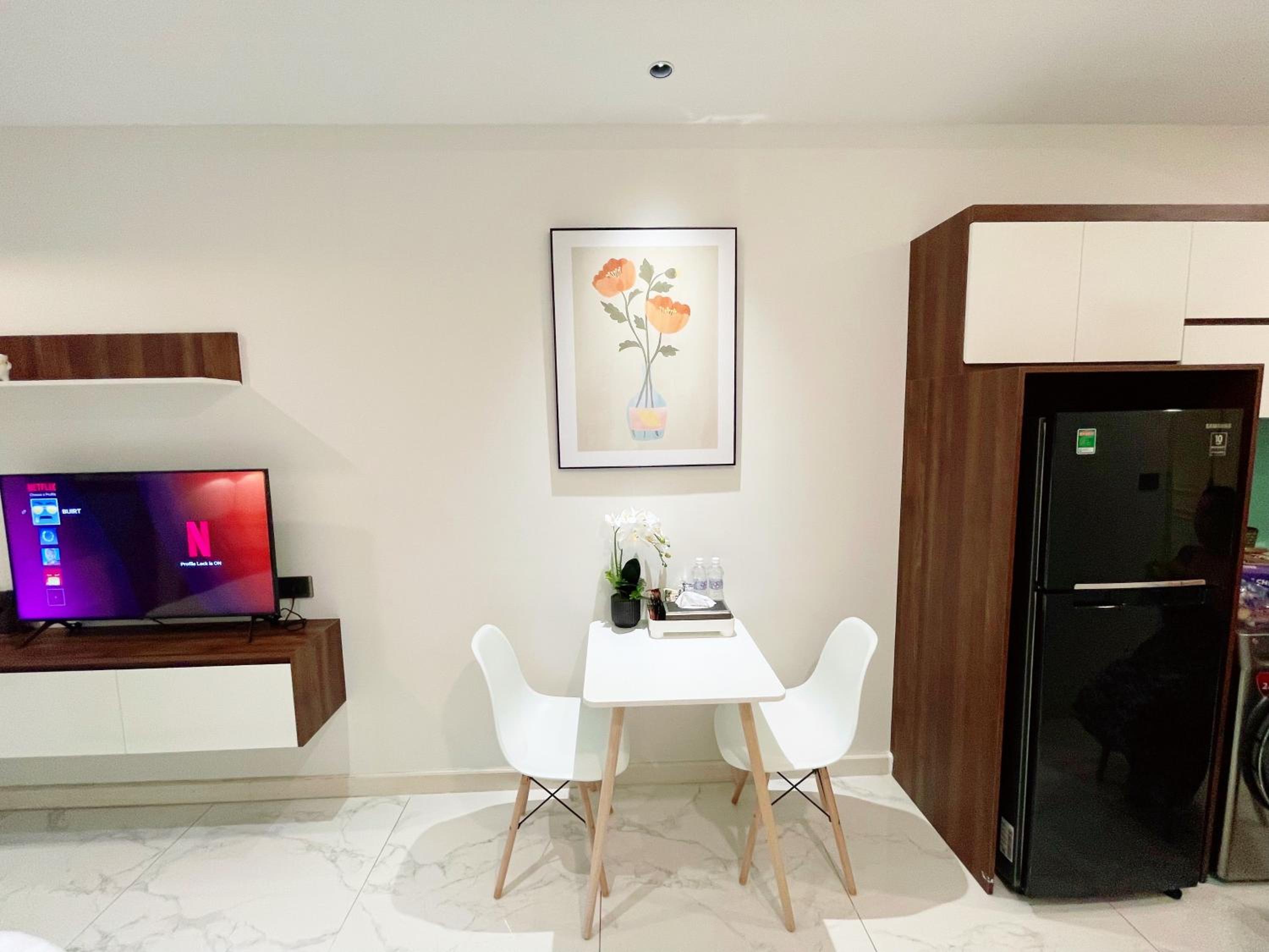 De Lux Central Studio next Hyatt ,Opera House ,Benthanh ,Pool,Gym
