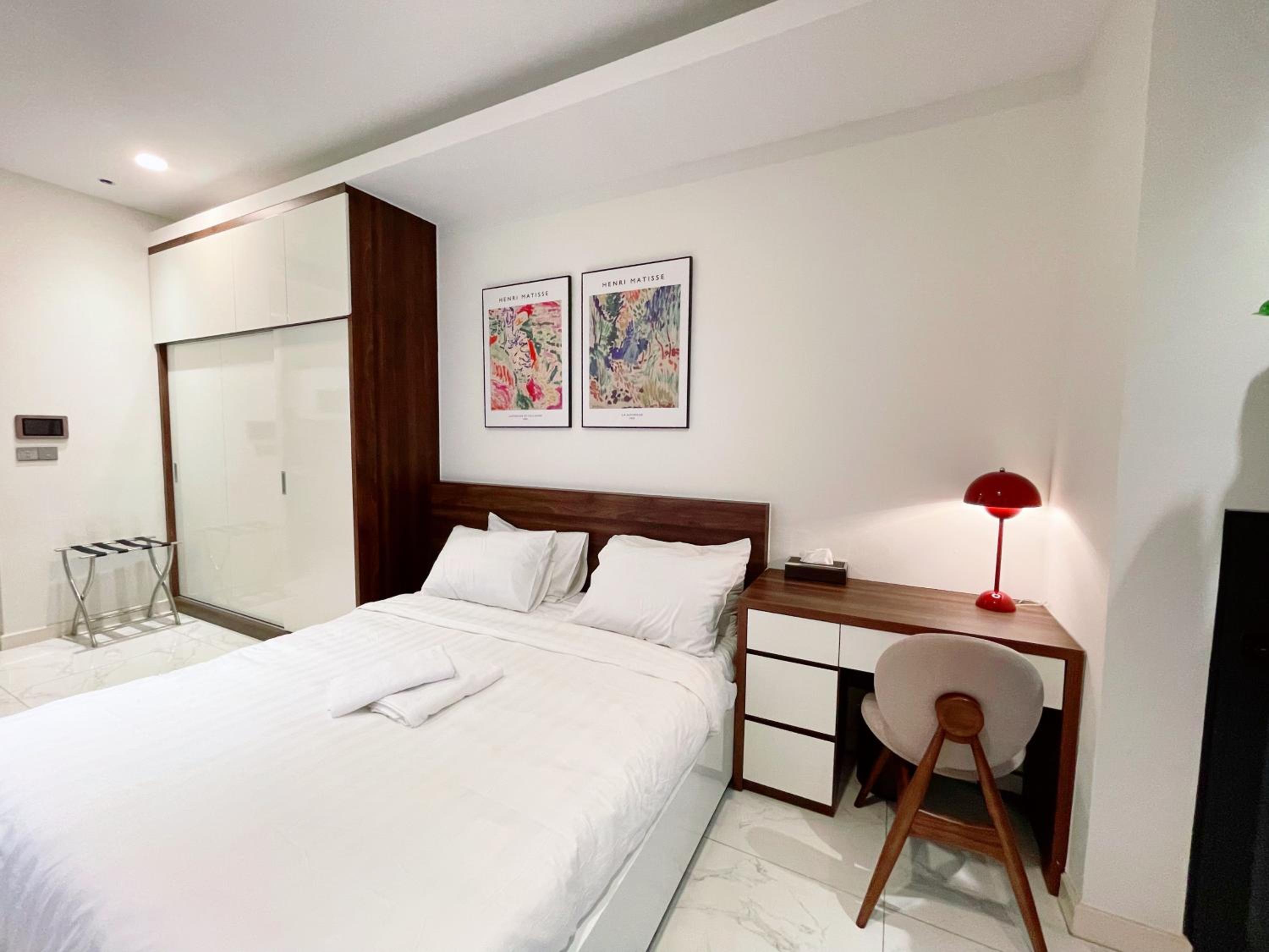 De Lux Central Studio next Hyatt ,Opera House ,Benthanh ,Pool,Gym
