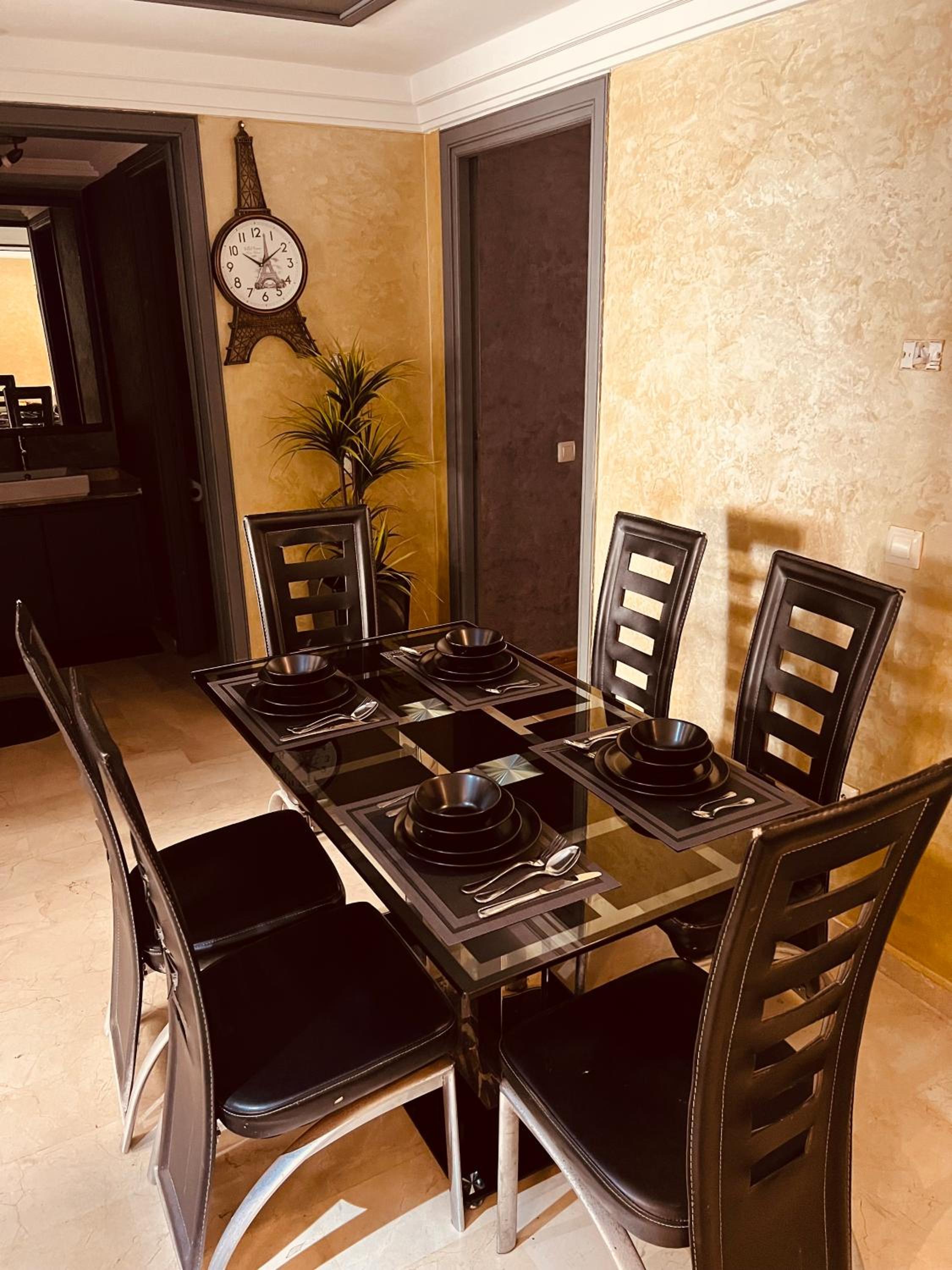 Hotel Corniche apartments - Image 1