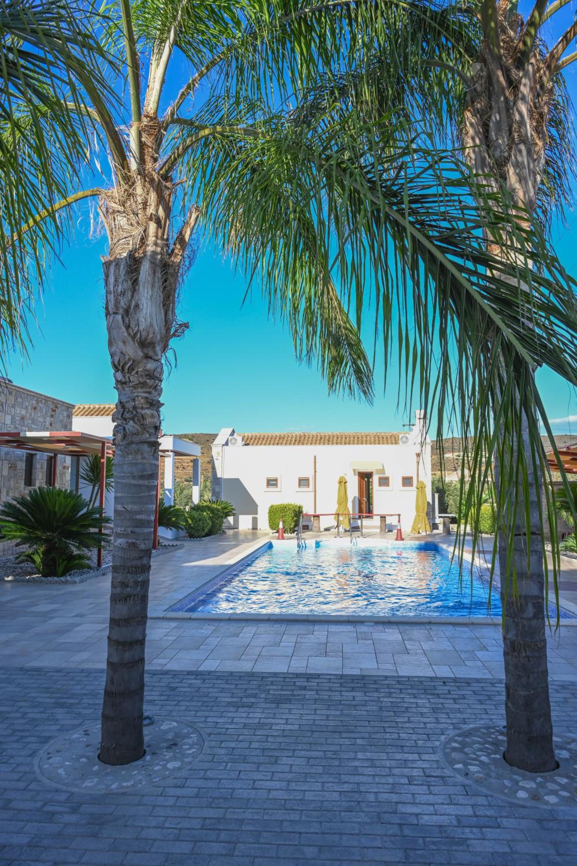 ΑΡΙΩΝ Village & Suites view 2