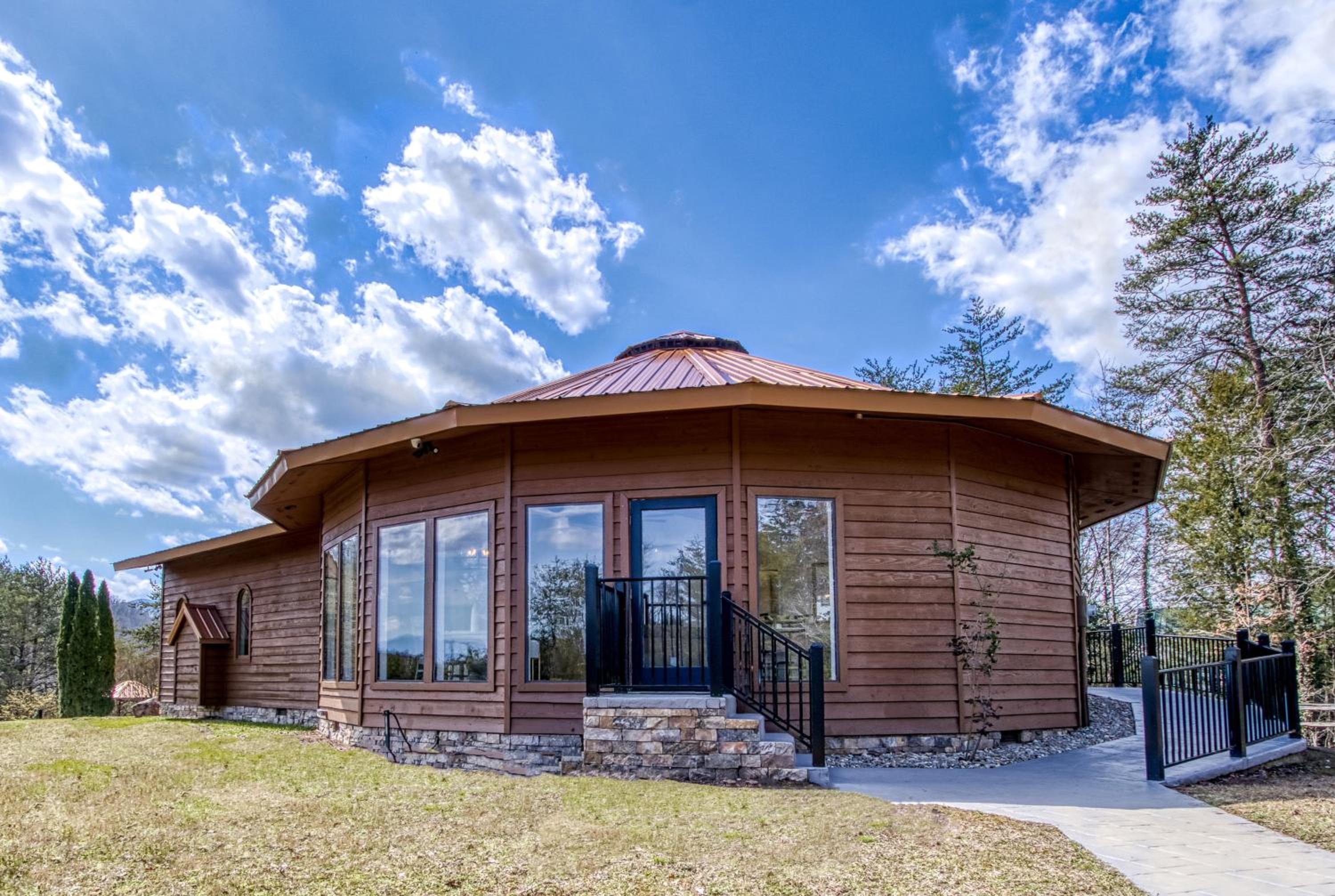 Mountain Valley Revival - Brand New Renovations, Close To Town, Panoramic Mountain Views!! cabin view 4