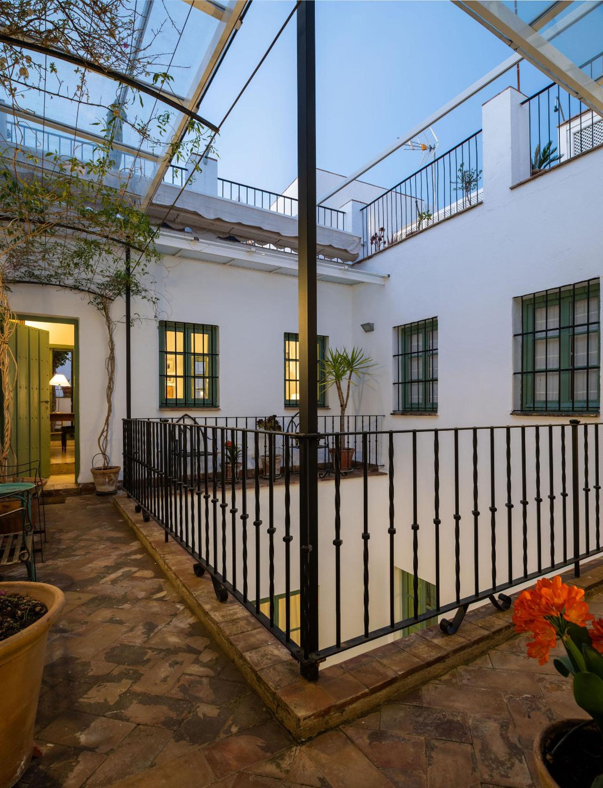 Hommyhome Castellar Luxury