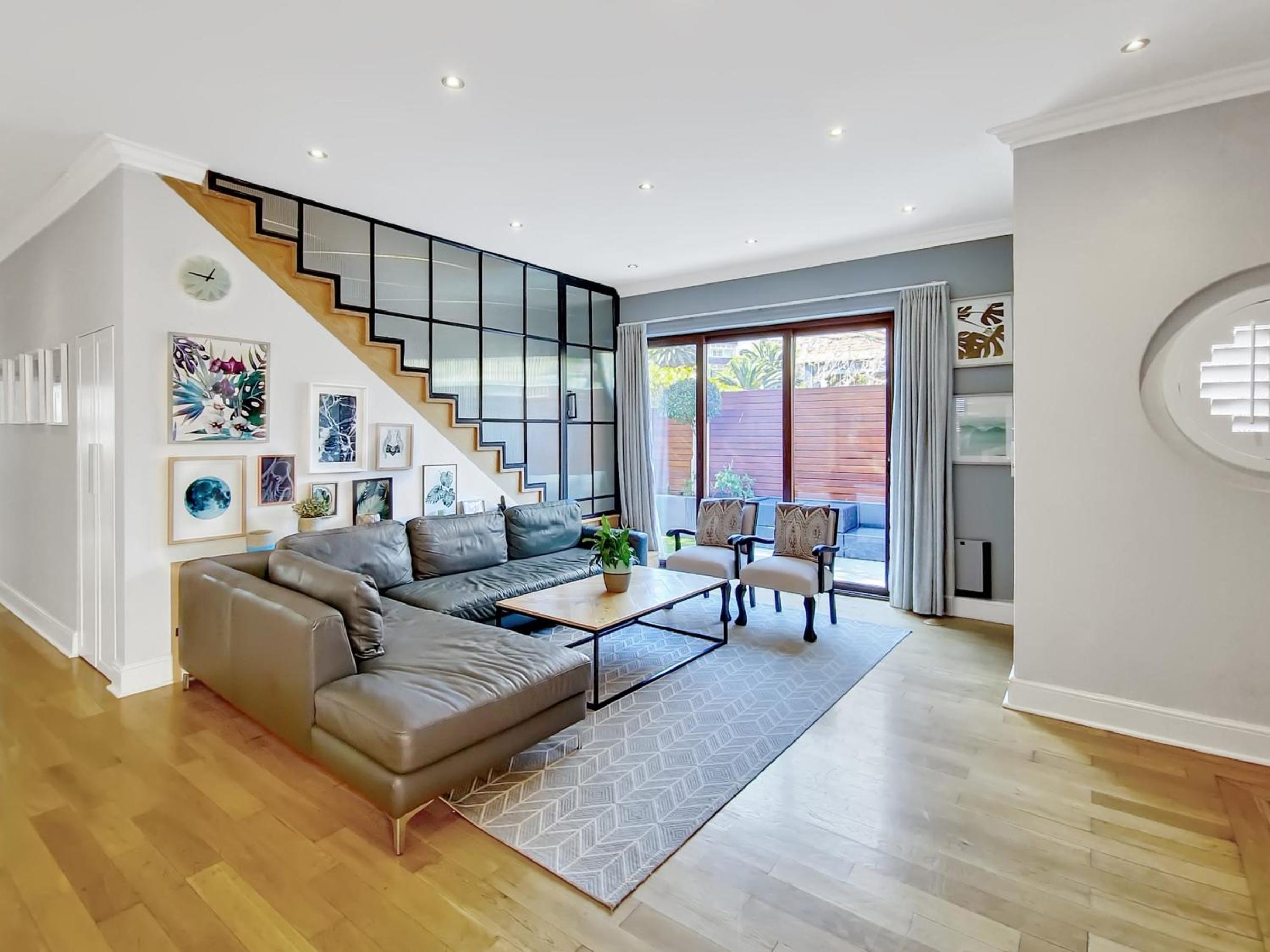 Hotel Cottage 8 Virginia Avenue - Image 1