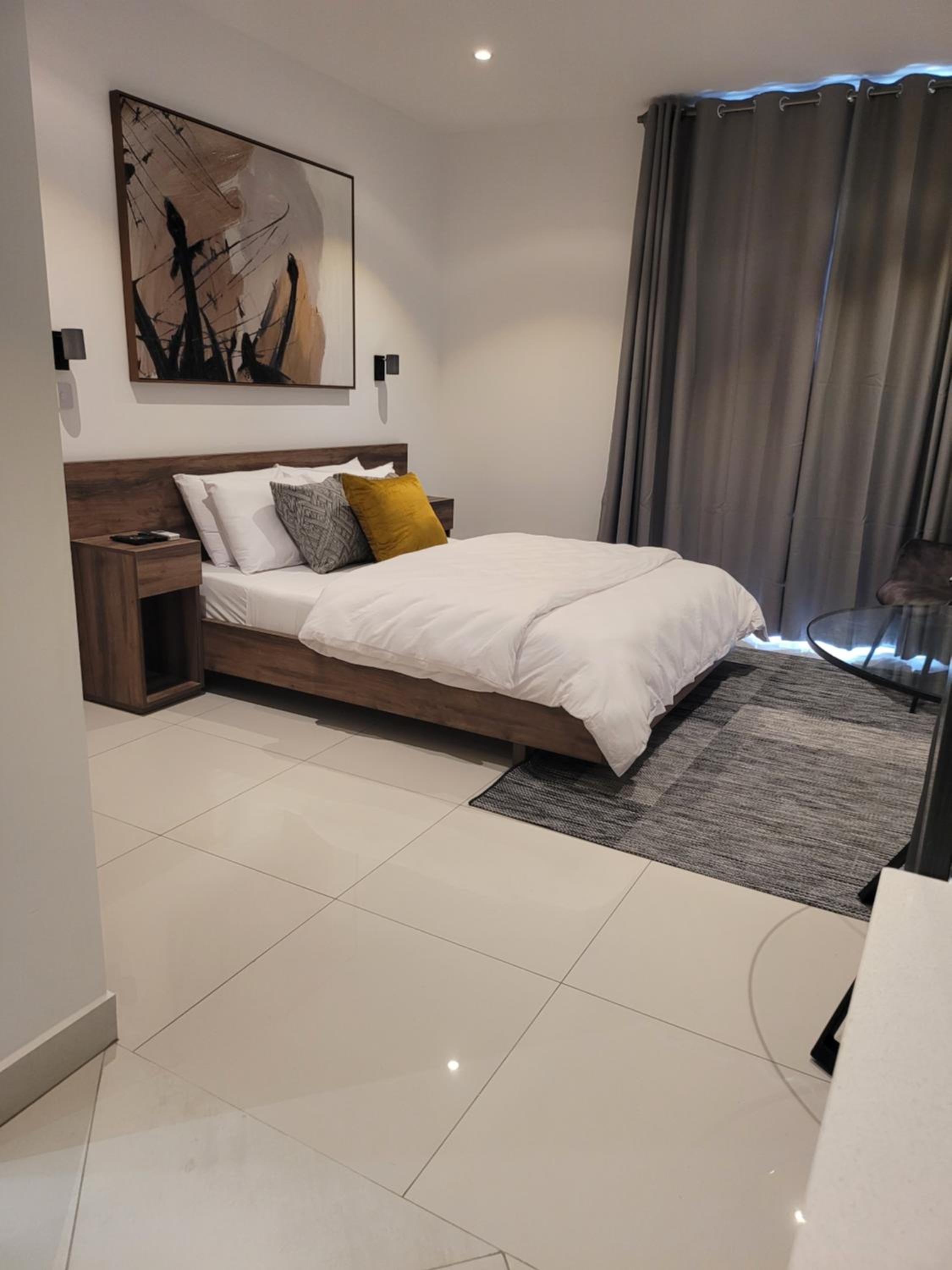 RT PROPERTIES @ THE LENNOX AIRPORT RESIDENTIAL view 4