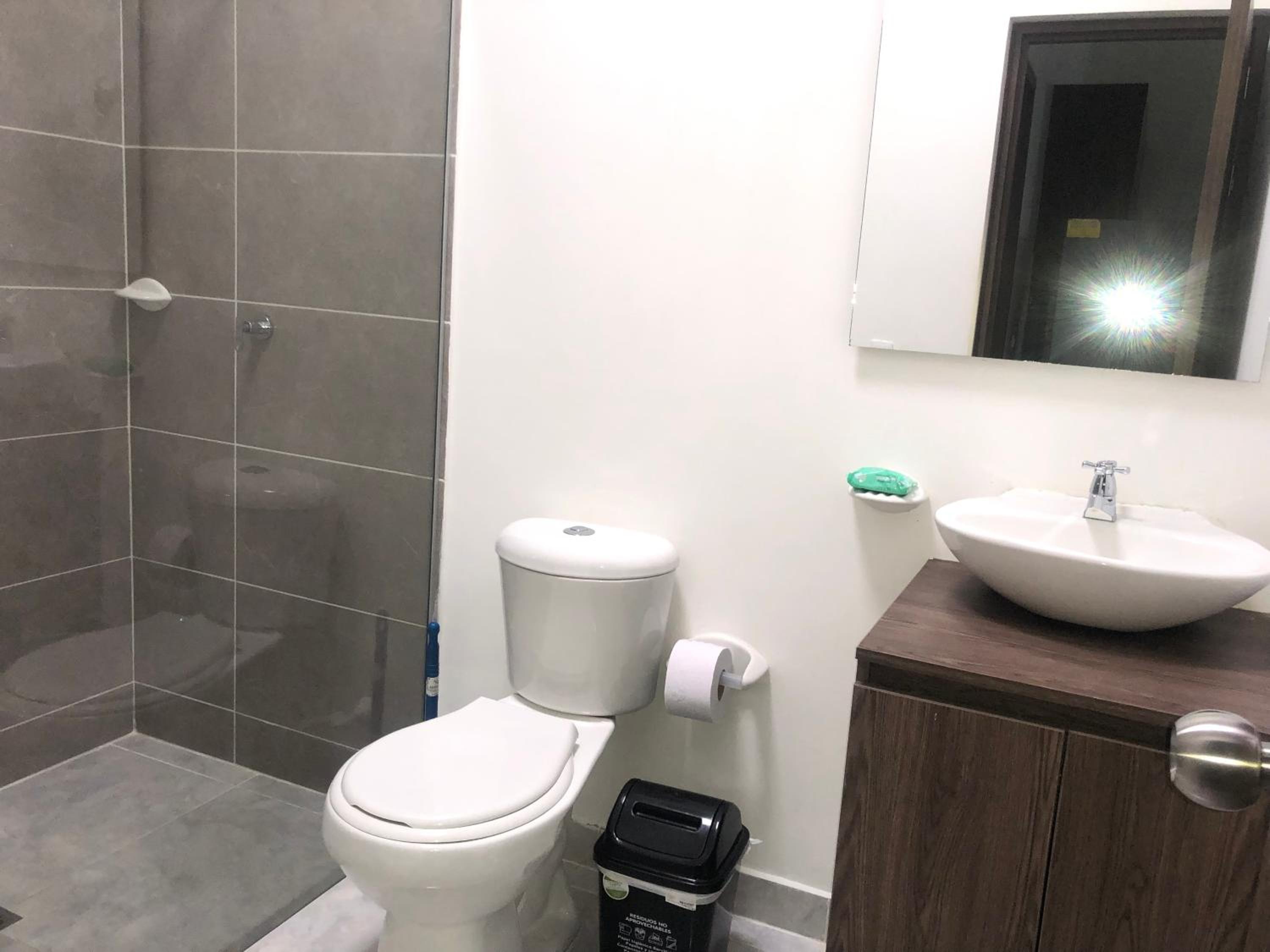 Céntrico apartamento y bien ubicado en laureles apto 401 view 5