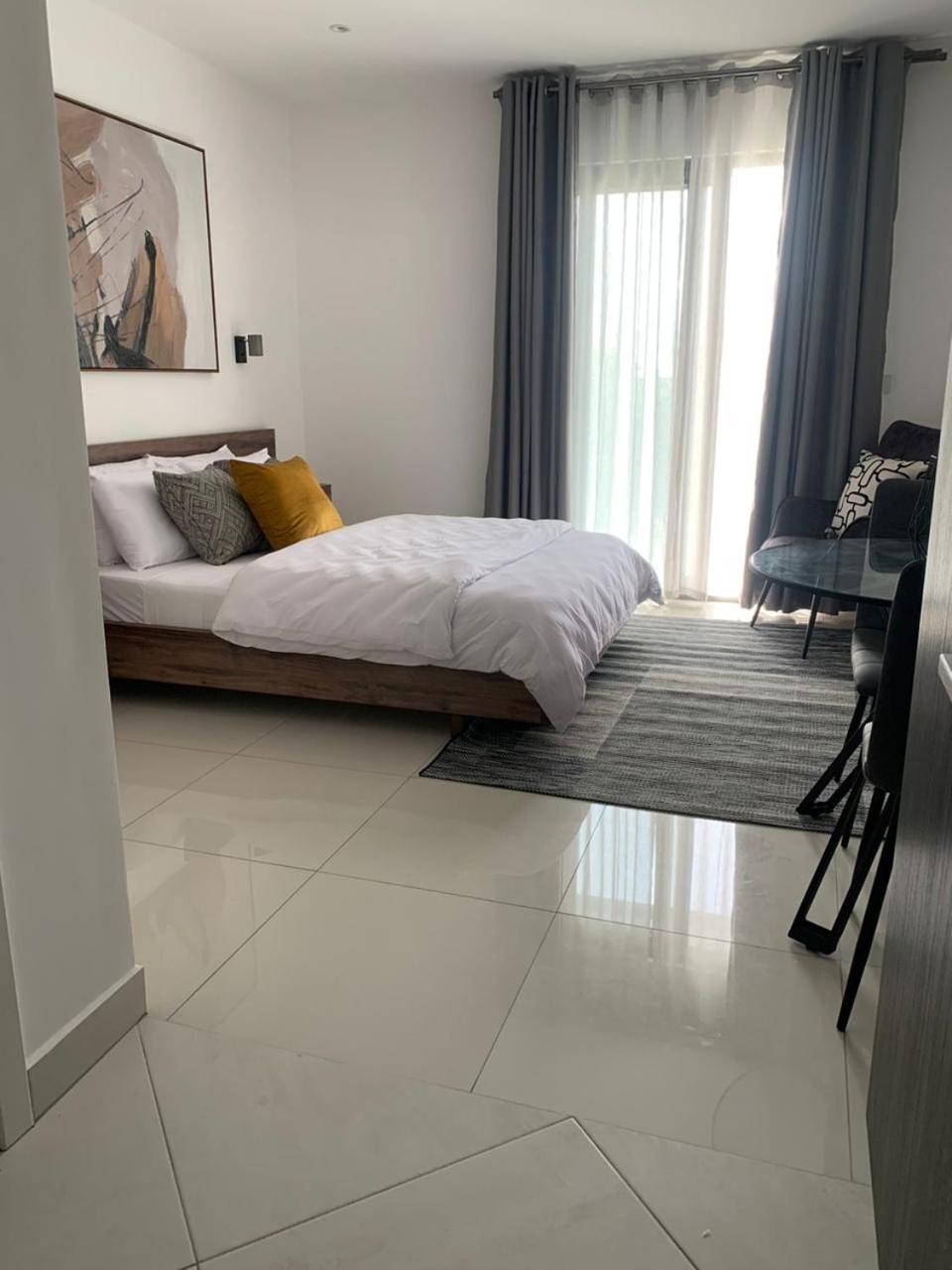 RT PROPERTIES @ THE LENNOX AIRPORT RESIDENTIAL view 5