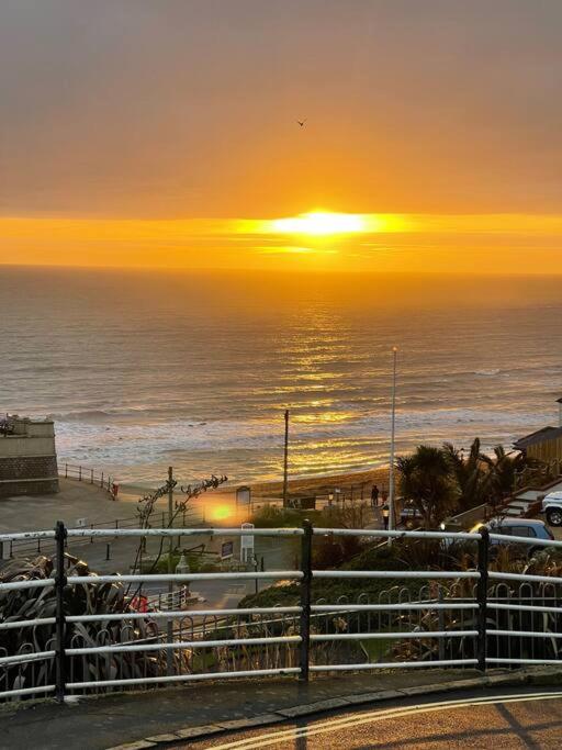 Top Deck - Fresh, stylish seaside apartment view 2