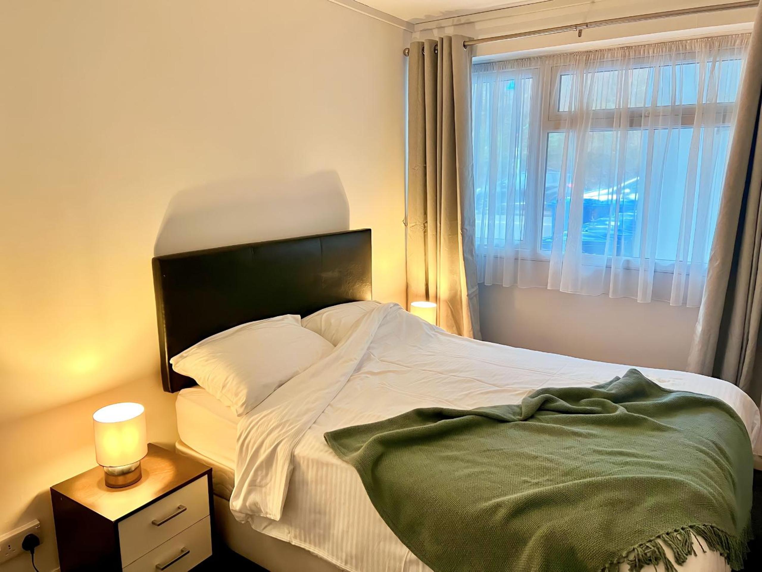 Beach Court Ground Floor - Cosy Apartment with Sea Views view 5