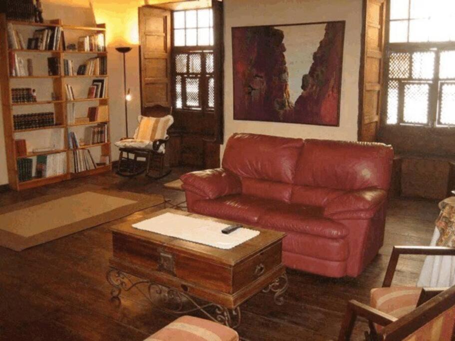 CASA MONTAÑEZ, caserón histórico