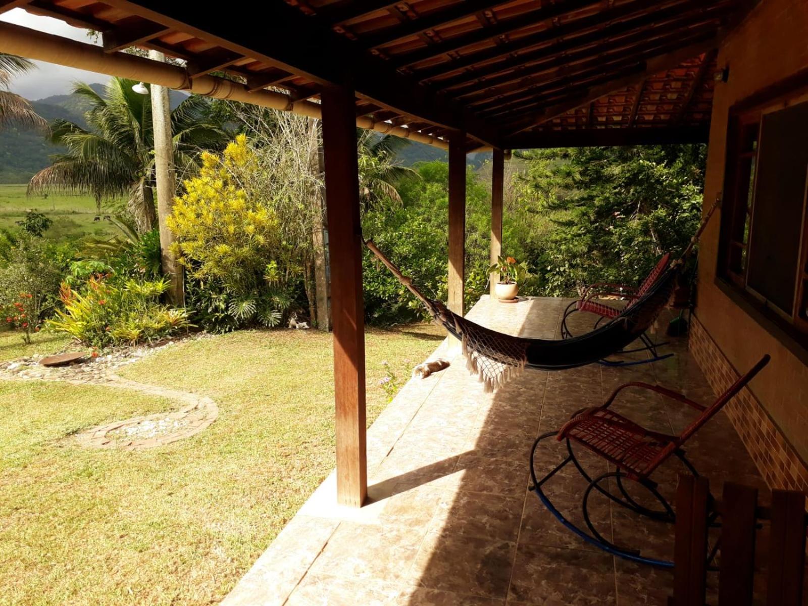 Sítio com piscina, na estrada de Aldeia Velha e rio a frente da porteira