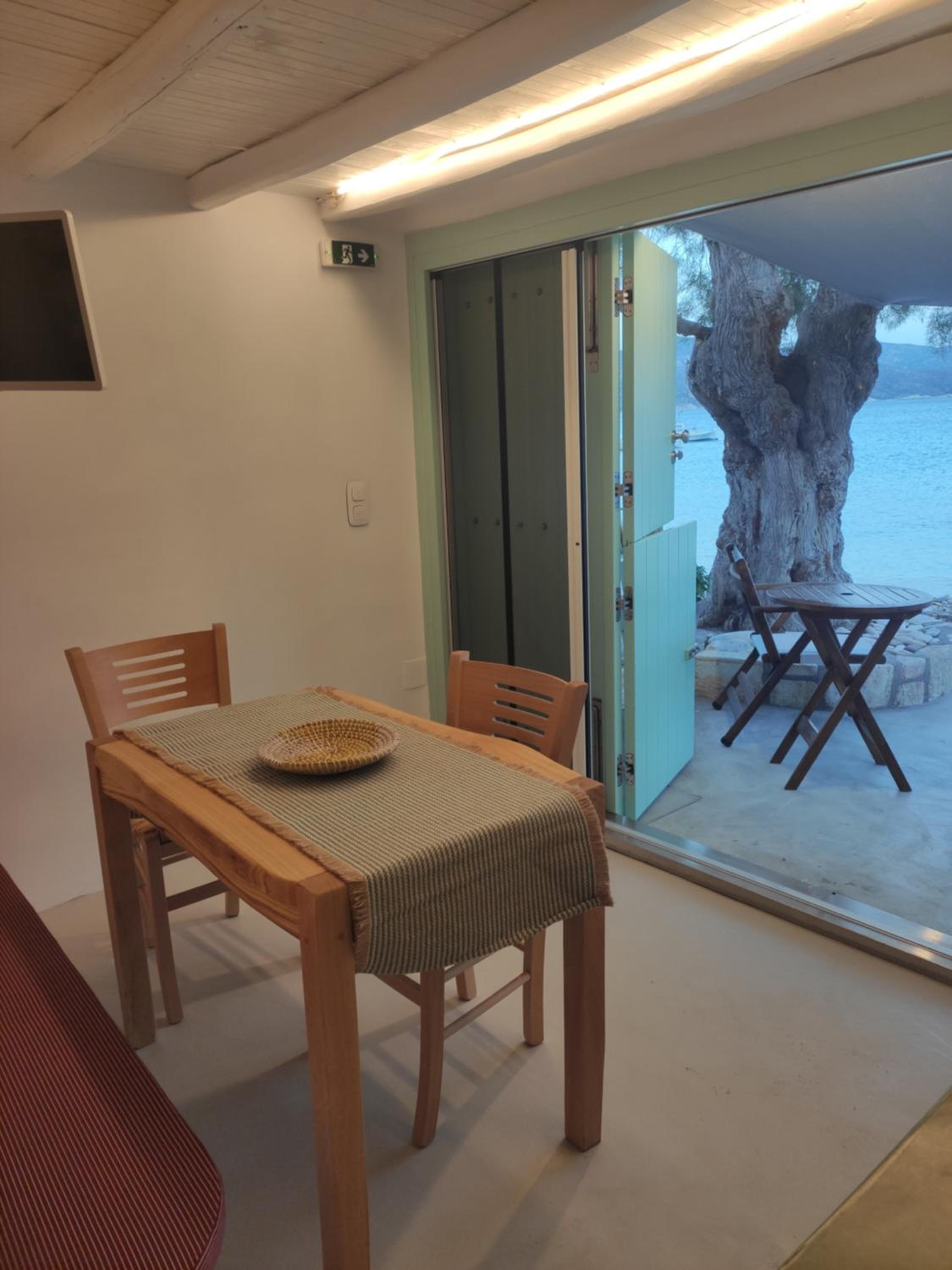 Apanemo Beach House Agios Nikolaos Kimolos photo 2