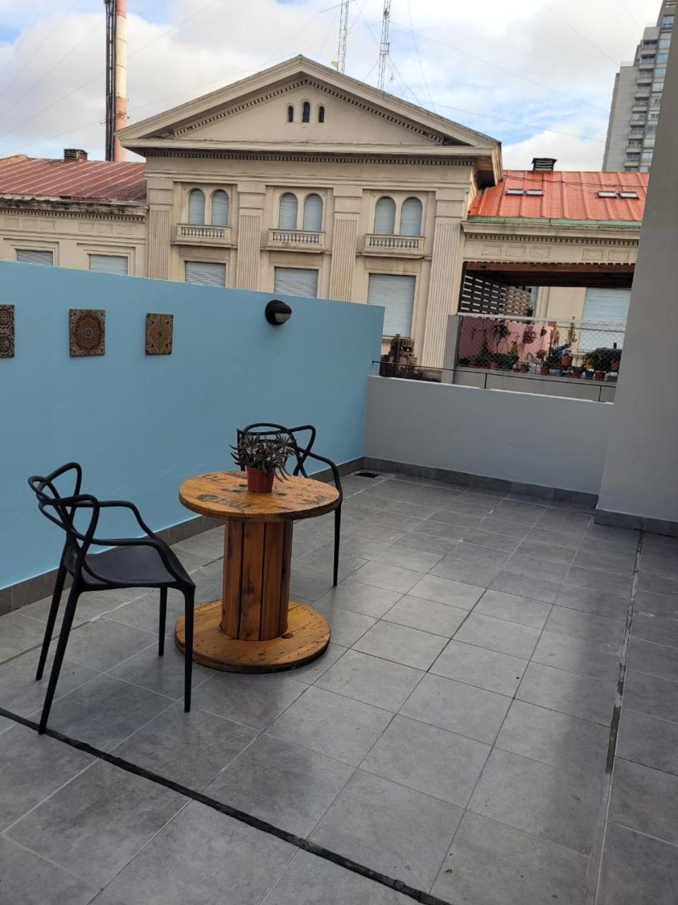 Impecable ambiente con terraza privada